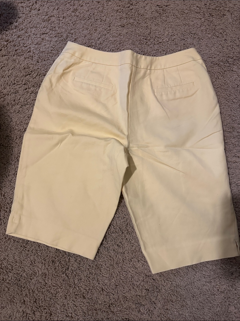 Two pairs of ladies Chico size 1.5 knee length shorts, white, and yellow - Picture 3 of 7